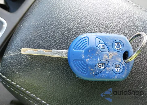 2018 Ford Escape Se из США, поврежденный, VIN 1FMCU9GD1JUC53400